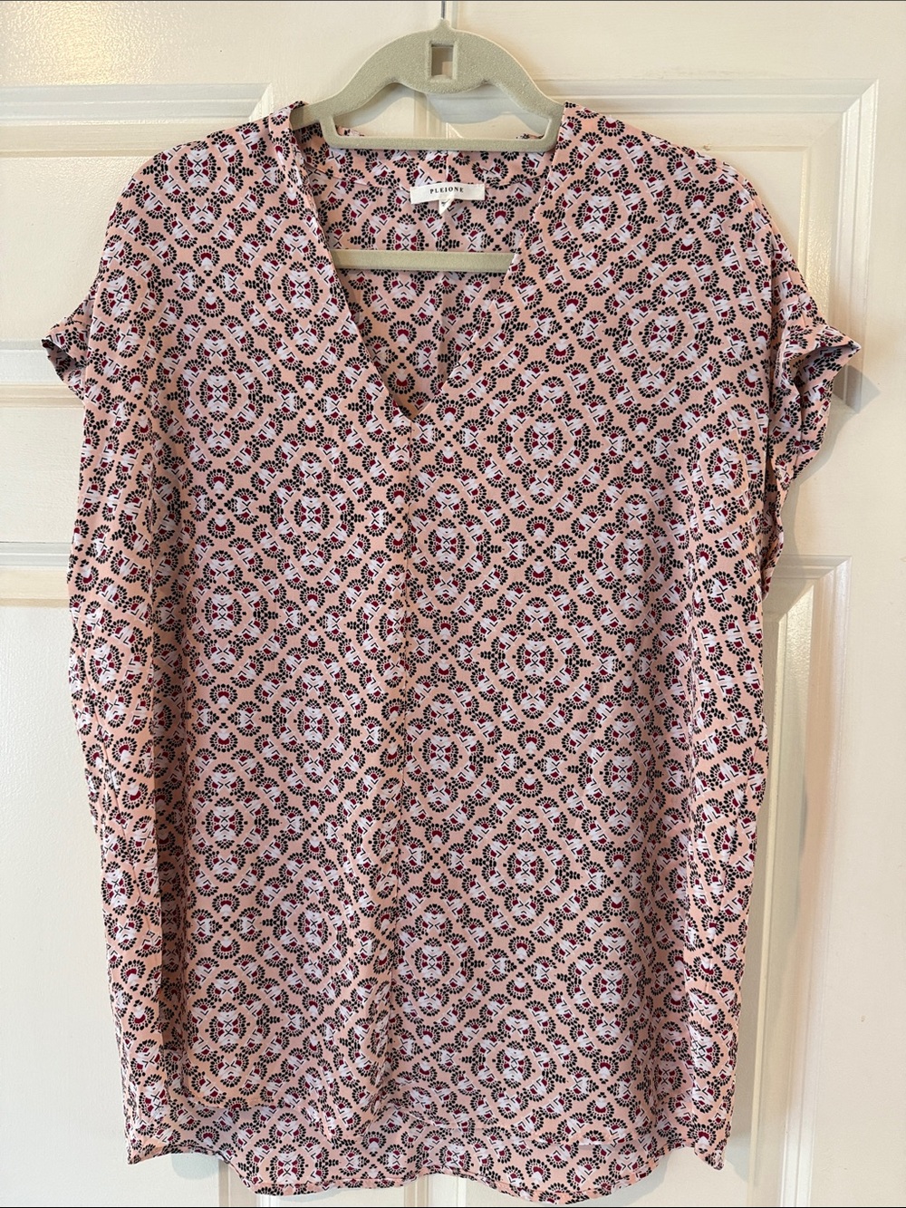 Pleione Pink Geometric V-Neck Short Sleeve Top